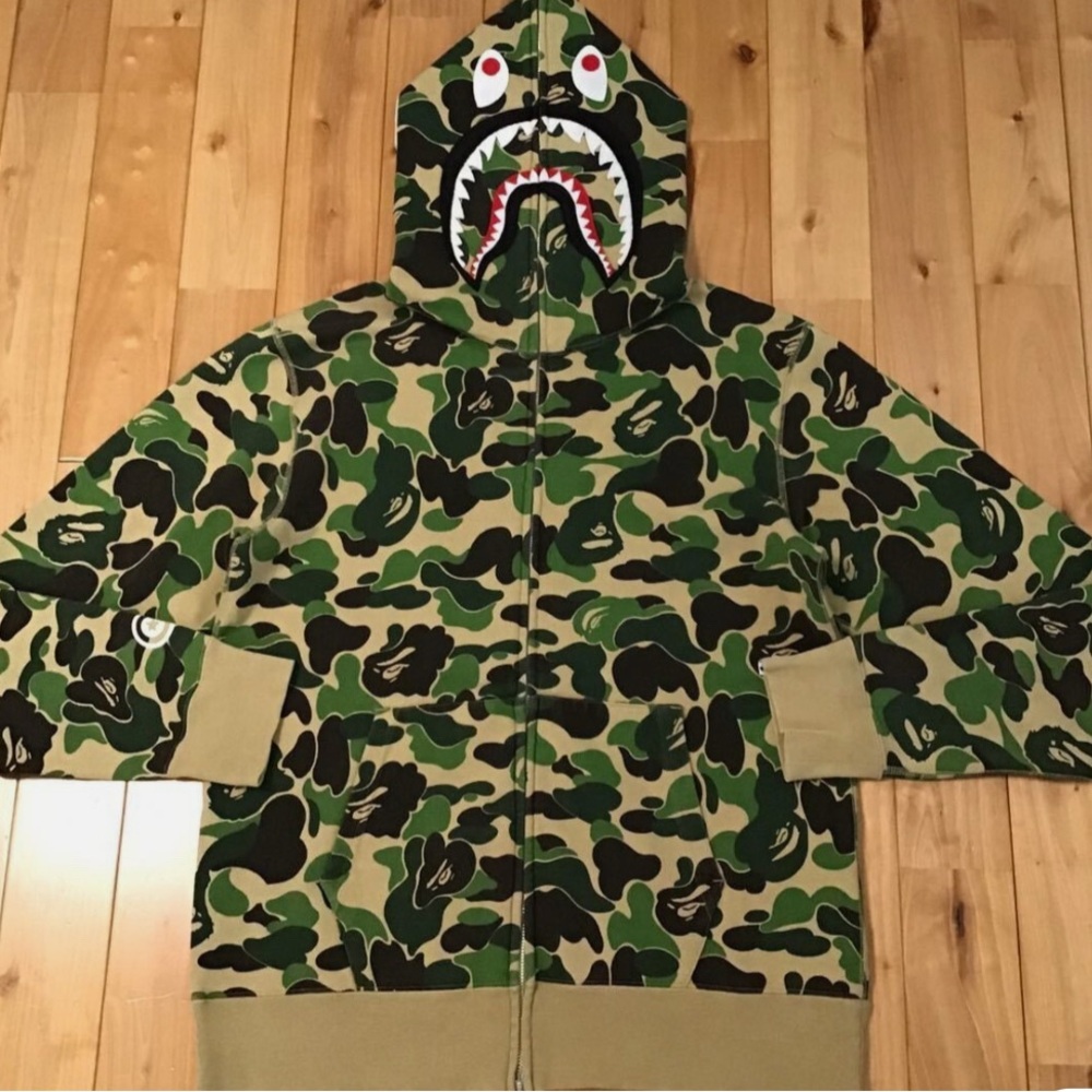 BATHING APE